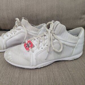 V4X Women's white varsity cheer shoes Size 7.5 Illinois Cheer Association